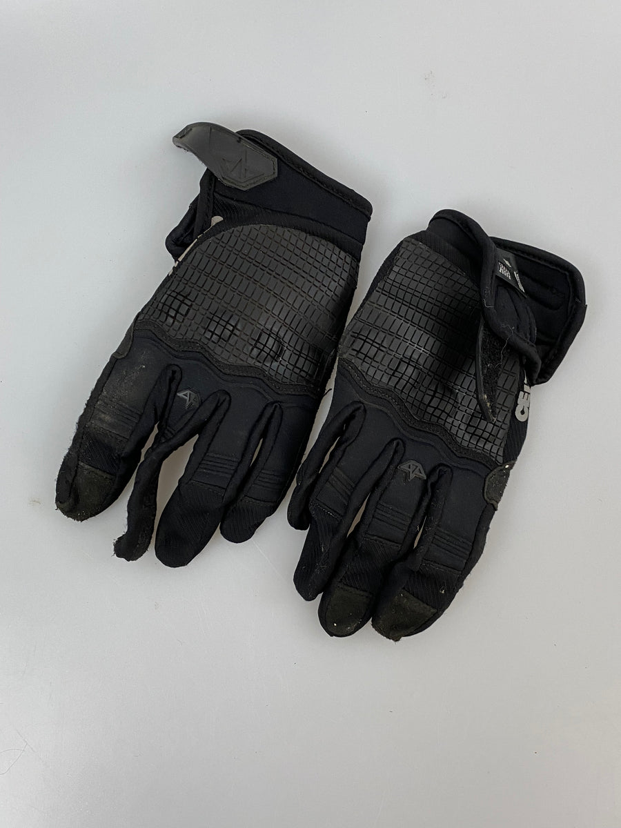 Celtek Black Riding Gloves