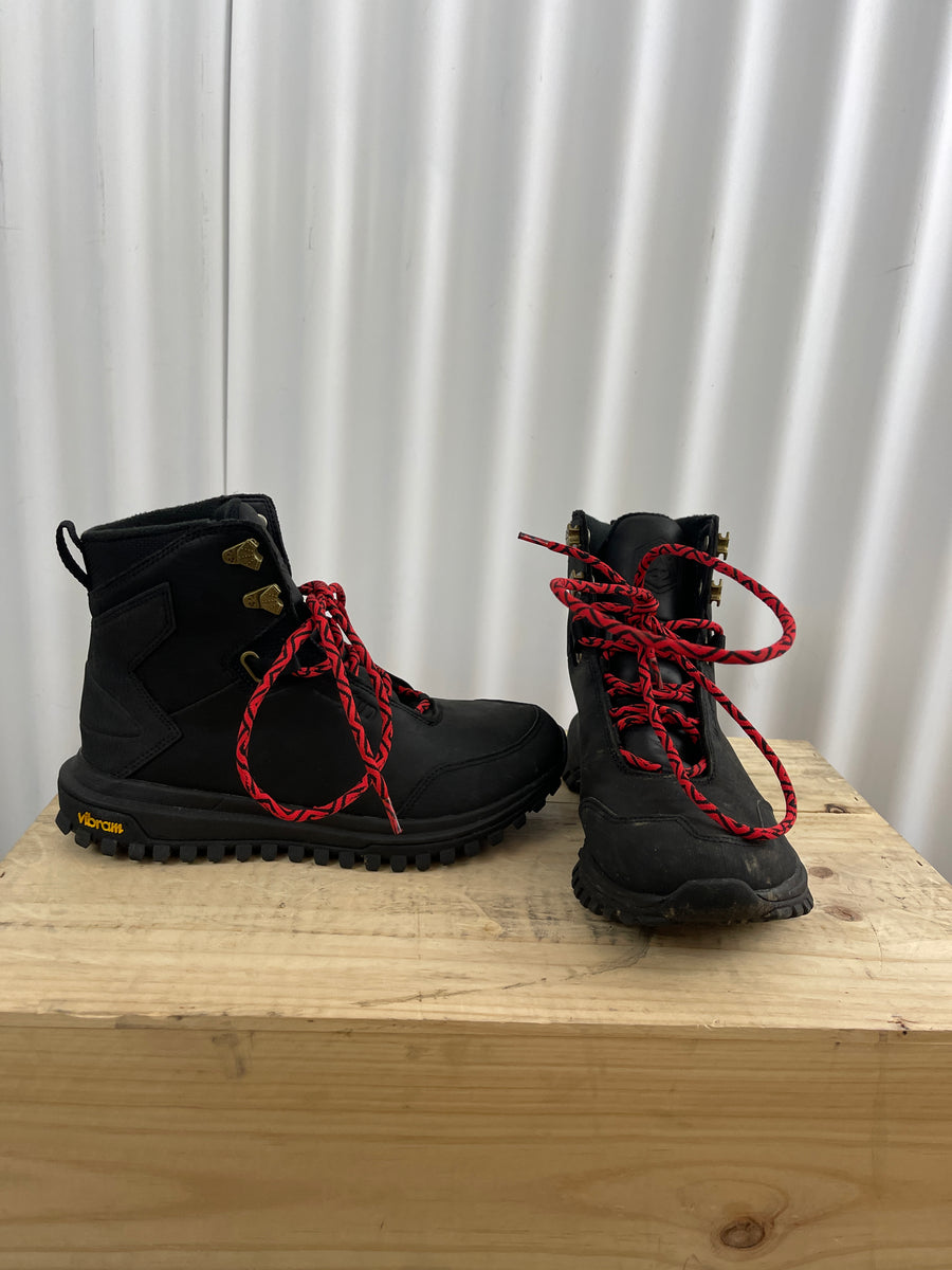 Thirty Two Digger Boots